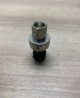 Opel Zafira B Air conditioning (A/C) pressure sensor Gm09131721