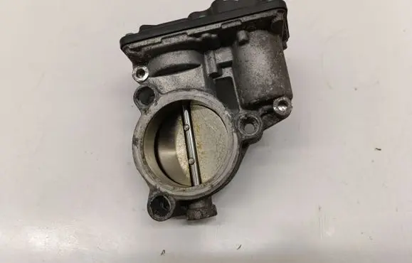 Mini Cooper Countryman F60 Throttle valve 7618838