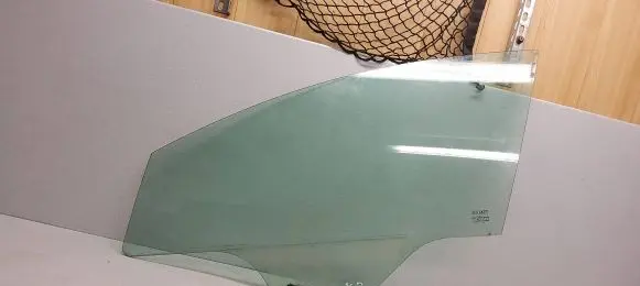 Fiat Bravo Front door window glass four-door