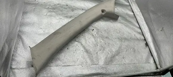 Chrysler Voyager (A) pillar trim 1GY87DW1AB 1077727322