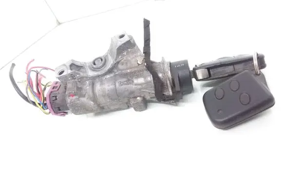 Audi A4 S4 B5 8D Ignition lock 4B0905851B