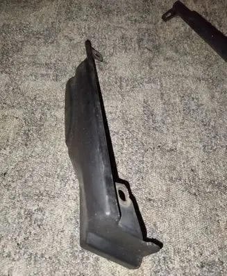 Fender trim (molding)