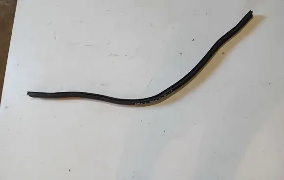 Opel Astra H Engine hood trim 