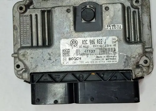 Volkswagen Golf V Engine control unit/module 03C906022J 0261201788 MED17520