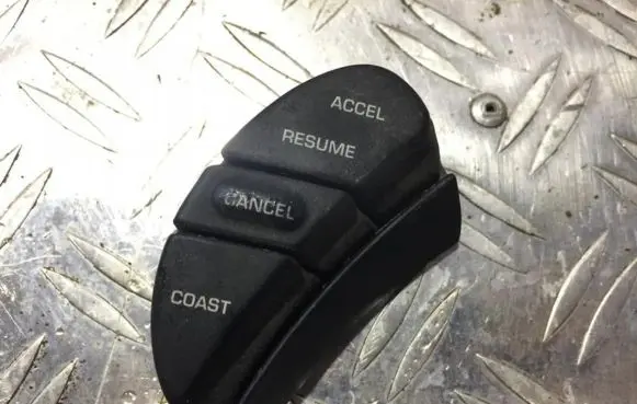Chrysler 300M Cruise control switch 04760352ad