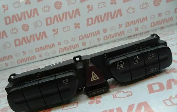 Mercedes-Benz C AMG W204 Hazard light switch 2038216258