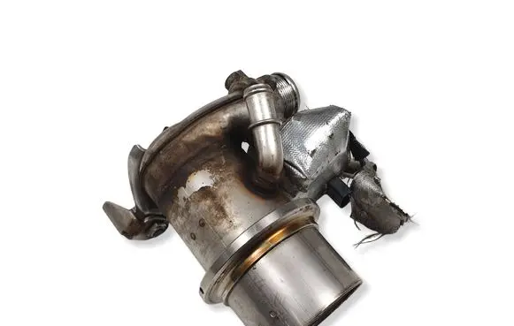 Volkswagen Golf VII EGR valve cooler 04L131512BQ