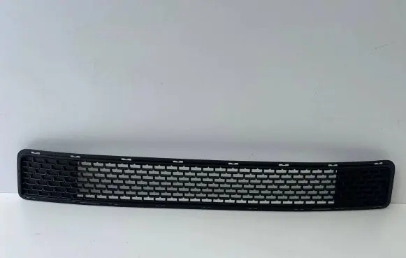 Hyundai Matrix Front bumper lower grill 86522-17400