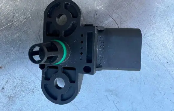 Volkswagen Touran I Air pressure sensor 036906051G 0261230081
