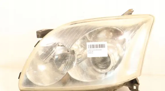Toyota Avensis T250 Headlight/headlamp 0544