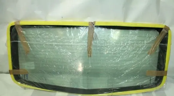 Nissan Navara D40 Rear windscreen/windshield window 9030100Q0B
