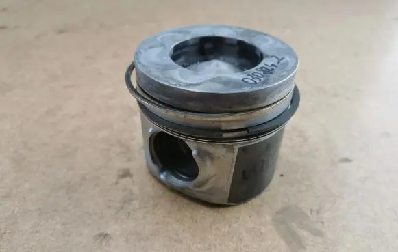 BMW 7 F01 F02 F03 F04 Piston 11257805329 7805329