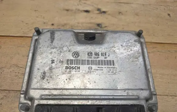 Volkswagen Golf IV Engine control unit/module 038906018J