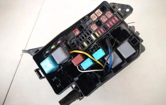 Toyota RAV 4 (XA30) Fuse box set