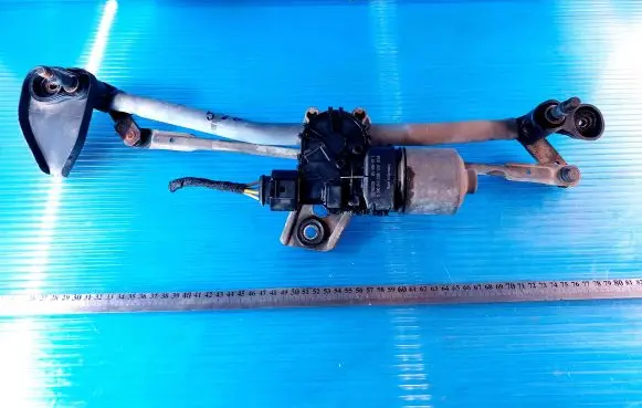 Opel Astra H Front wiper linkage and motor 3397020632 1311211