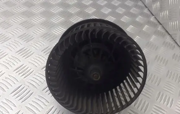 Ford Focus Front door blower motor 3M5H-18456