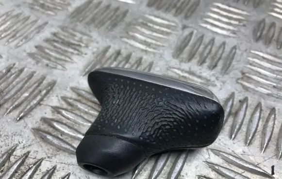 Lexus CT 200H Gear lever shifter trim leather/knob