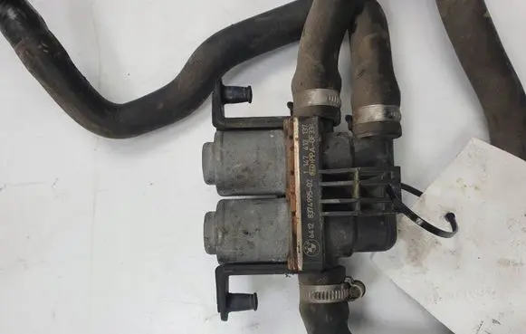 BMW 5 E39 Turbo solenoid valve 8374995-02