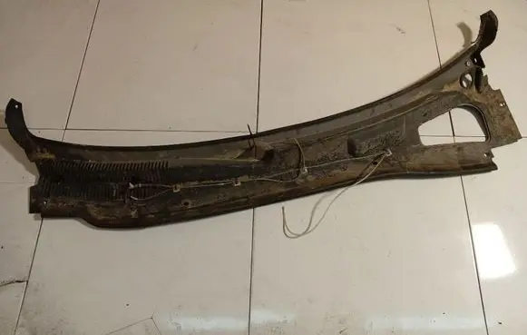 Dodge Magnum Wiper trim 04805834AB