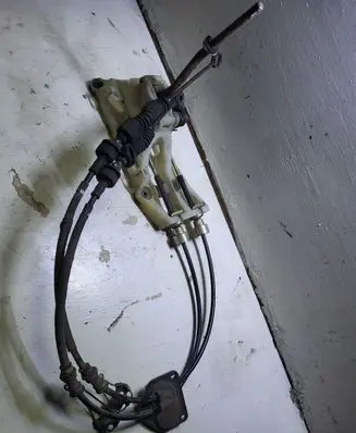 Toyota Avensis Verso Gear shift cable linkage CHK3630