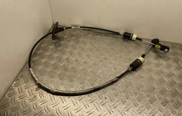 Volvo S60 Gear shift cable linkage 31256941