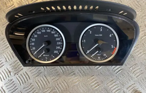 BMW 5 E60 E61 Speedometer (instrument cluster) 6983153 62116983153 110080213