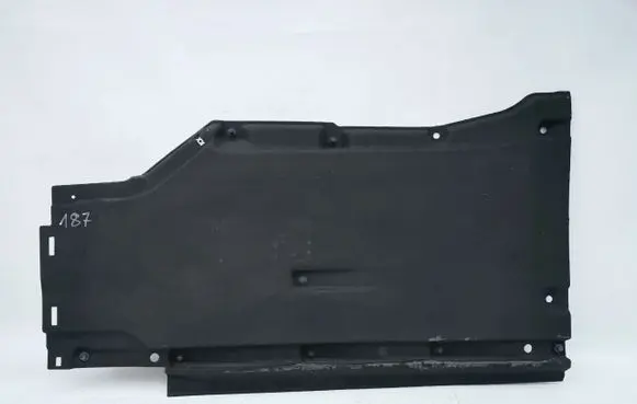 Audi A4 S4 B9 Engine splash shield/under tray 8W0825208B