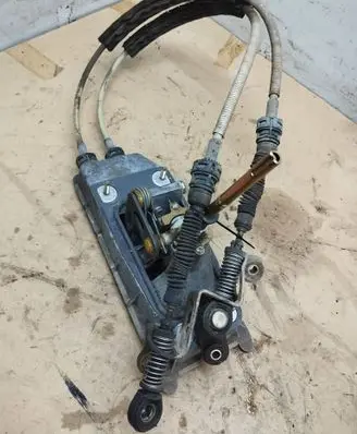 Volkswagen Polo Gear shifter/selector 6Q0711049AK