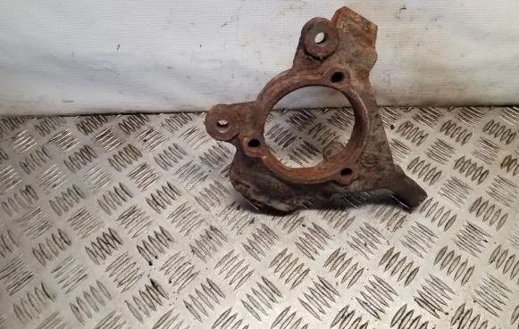 Jeep Grand Cherokee (WJ) Front wheel hub spindle knuckle