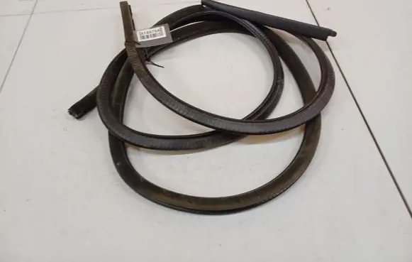 Audi A2 Rubber seal front coupe door 