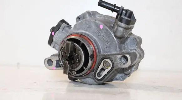 Peugeot 308 Vacuum pump 9804021880