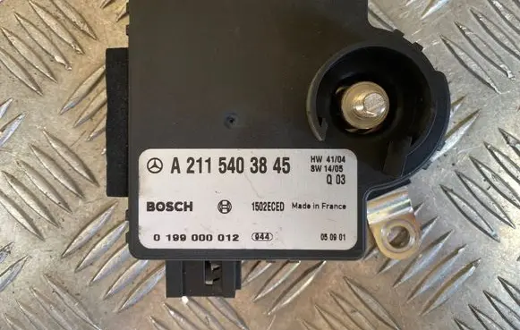 Mercedes-Benz E W211 Battery control module A2115403845 1502ECED 0199000012