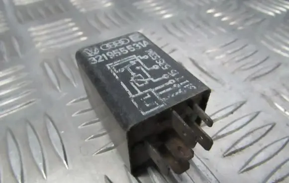 Volkswagen Transporter - Caravelle T4 Other relay 321955531A 896480