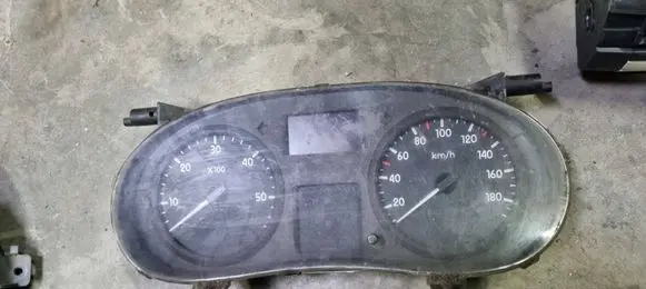 Renault Master II Speedometer (instrument cluster) P8200467948D 281153176