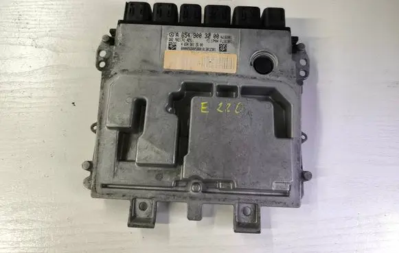 Mercedes-Benz E W213 Engine control unit/module A6549003200 HW162001 A6549012600