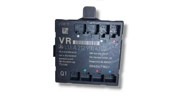 Mercedes-Benz E W211 Door control unit/module 2118201526 356805 SW13902
