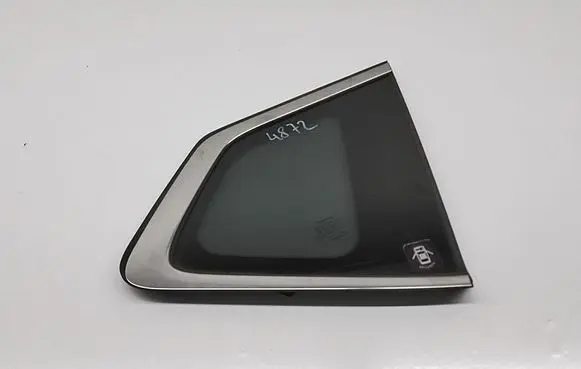 Nissan X-Trail T32 Rear side window 833004CC0B