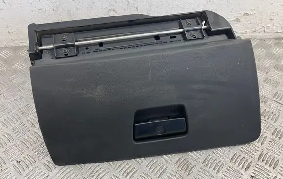 BMW 3 E90 E91 Glove box 7075477 3456789012 N15475