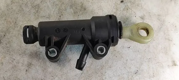 BMW 5 E60 E61 Clutch master cylinder 6773670