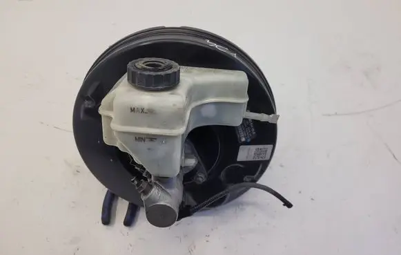 Volkswagen PASSAT B6 Brake booster 3C1614105D