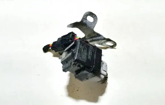 Toyota Yaris Glow plug pre-heat relay 2861067010 28610-67010
