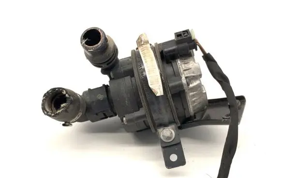 Mercedes-Benz GLC AMG Oil filter mounting bracket A0005002686