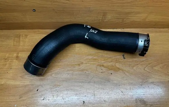 BMW 5 F10 F11 Intercooler hose/pipe 7810615 71060H0 11279412