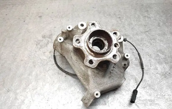 Front wheel hub spindle knuckle