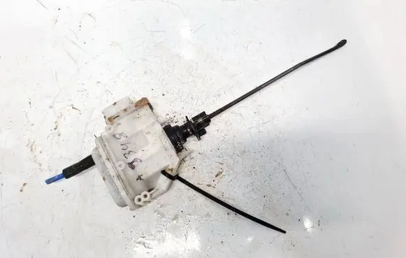 Volkswagen PASSAT B3 Central locking vacuum pump 357862153H