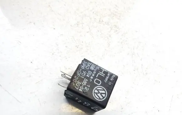Volkswagen PASSAT B4 Other relay 3a0951307 3sb004885-04