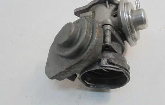 Volkswagen Polo Electric throttle body valve 038128083G