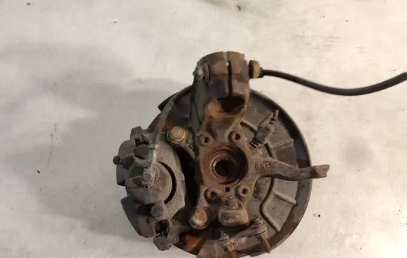 Volkswagen Jetta V Front wheel hub