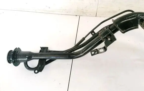 Mazda CX-7 Fuel tank filler neck pipe 