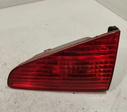 Peugeot 607 Tailgate rear/tail lights
